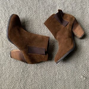 Vince Camuto hessa booties